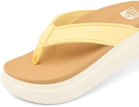 REEF Cushion Bondi Women's Sandal, Lightweight and Supportive Footbed, Water Friendly Pale Banana