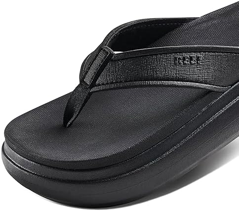 REEF Cushion Bondi Women's Sandal, Lightweight and Supportive Footbed, Water Friendly BlackBlack