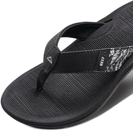 REEF Santa Ana Womens Flip Flop, Arch Support, Water Friendly, Non Marking Outsole BlackWhite