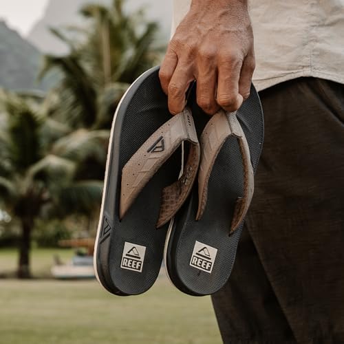 REEF Men's Phantoms Flip-Flop Khaki Navy